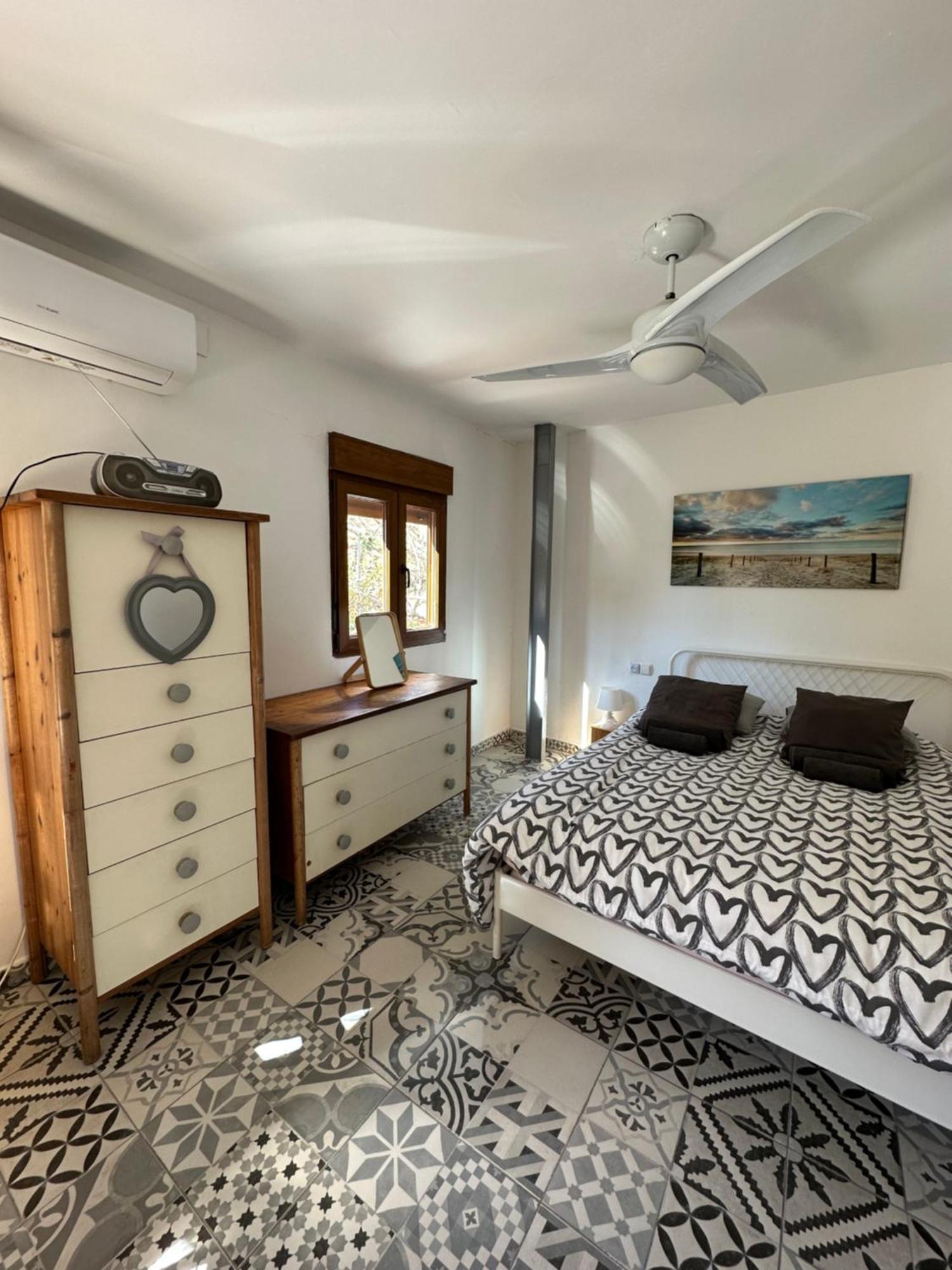 Precioso Apartamento Con A/A En Ruzafa Con Terracita Privada Y Acceso A Un Jardin, Para 2-3 Personas Валенсия Экстерьер фото